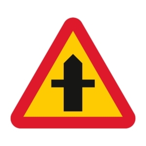 A29-1 Varning för vägkorsning där trafikanter på anslutande väg har väjningsplikt eller stopplikt