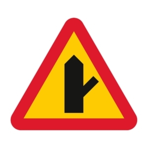 A29-15 Varning för vägkorsning där trafikanter på anslutande väg har väjningsplikt eller stopplikt