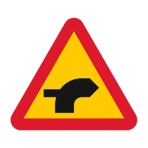 A29-21 Varning för vägkorsning där trafikanter på anslutande väg har väjningsplikt eller stopplikt