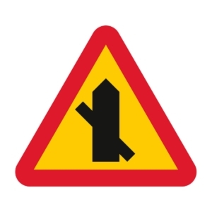 A29-9 Varning för vägkorsning där trafikanter på anslutande väg har väjningsplikt eller stopplikt